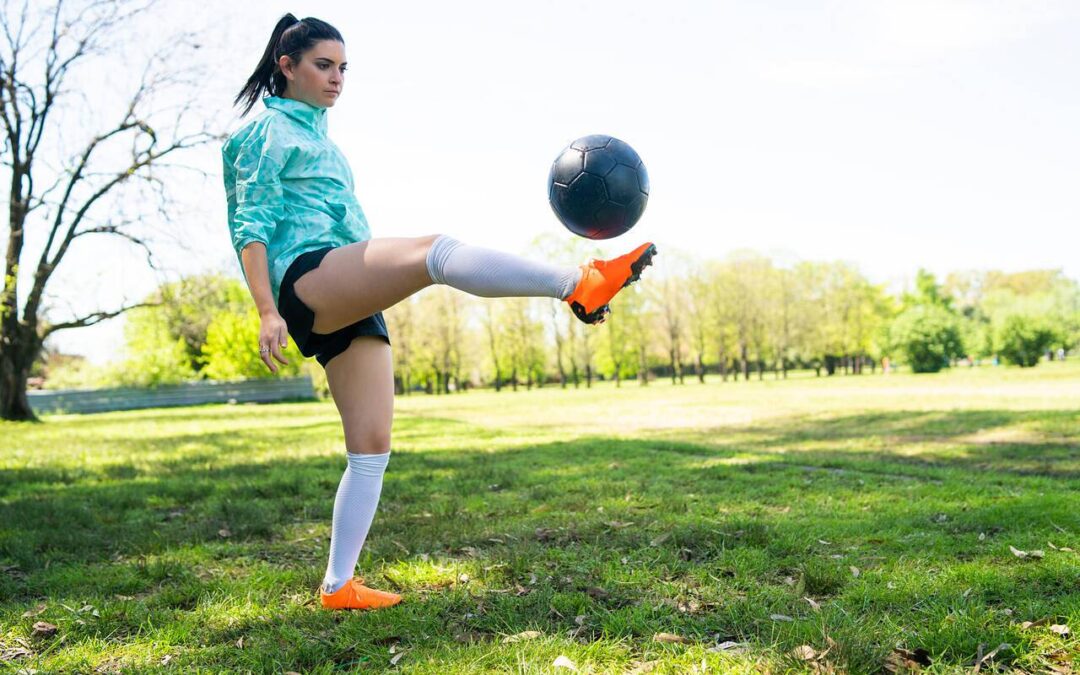 Kurtki i ortaliony treningowe – czy wymagają częstego prania i jak o nie dbać?